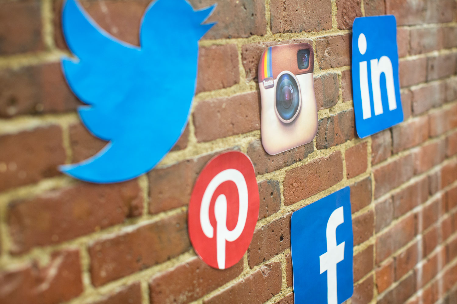 Using Social Media to Recruit Candidates and Develop Clients - NPAworldwide